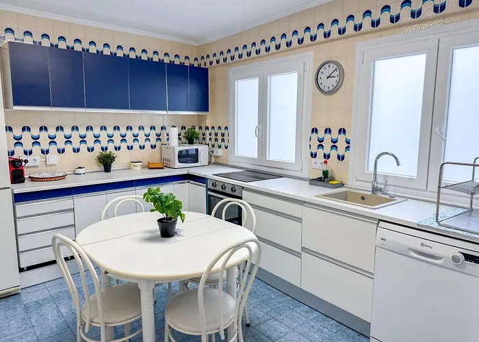 The Dragon Of Pilar - Turistea Апартаменты