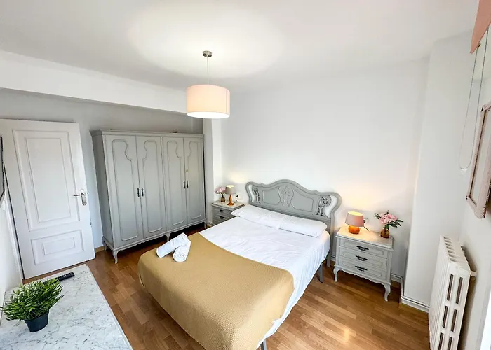 The Dragon Of Pilar - Turistea Апартаменты